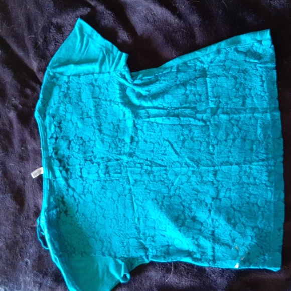 3/$20 Woman's Aeropostale Top - Picture 2 of 2